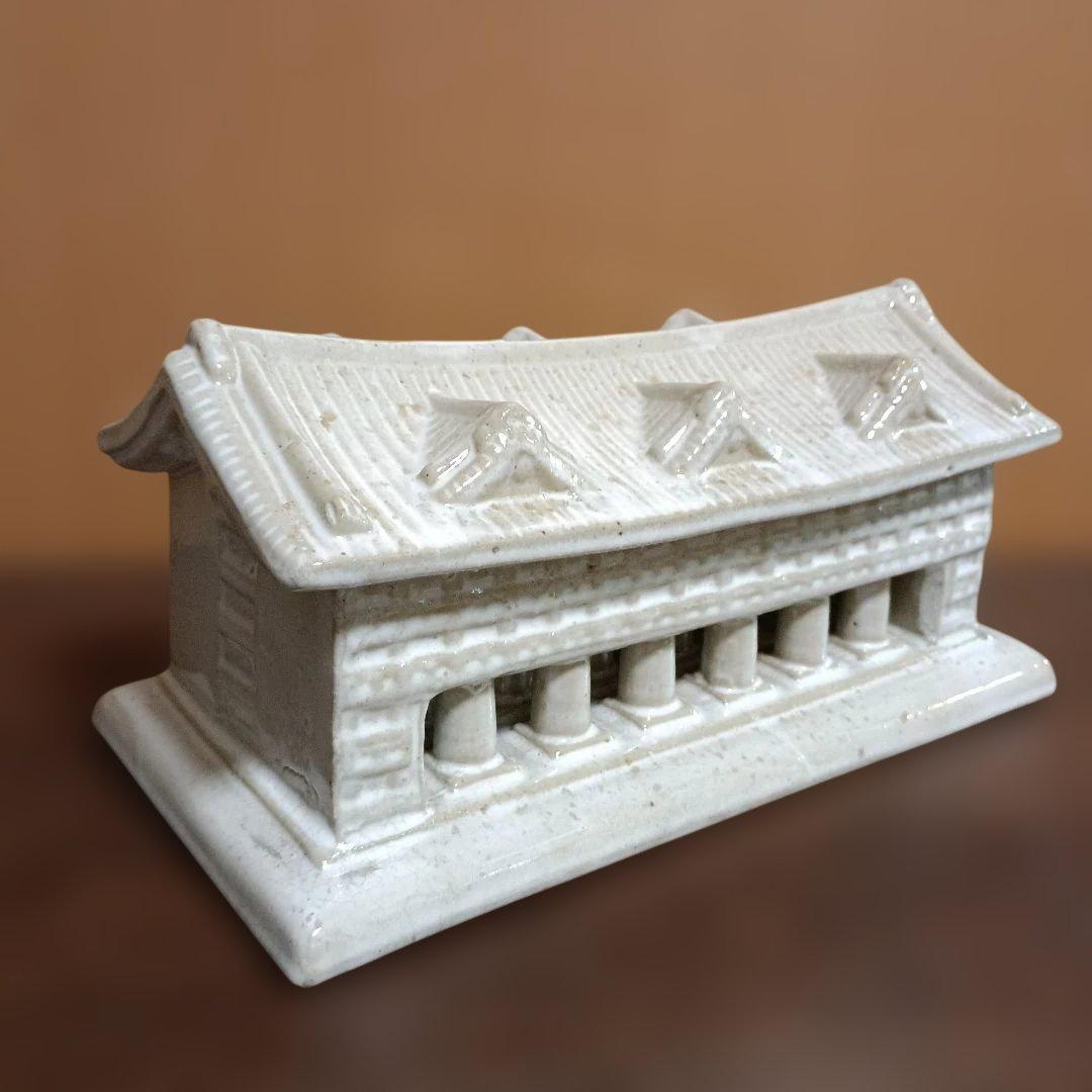 天理教教祖七十年祭記念 　昭和三十一年 　　陶器の建物模型