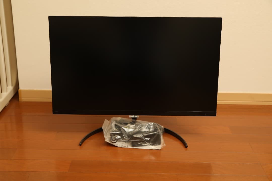 <たく >Philips 276E8V 4K 27インチ モニター