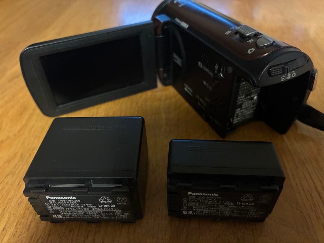 Panasonic HDC-TM45 ビデオカメラ (三脚おまけ付き)