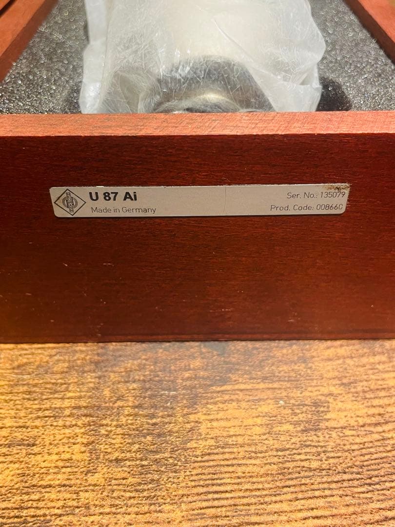 Neumann U 87 Ai スタジオセット　ケース/箱あり