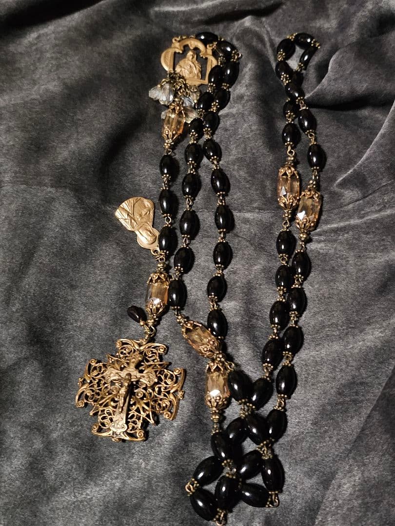 ブラックオニキスの長いロザリオ