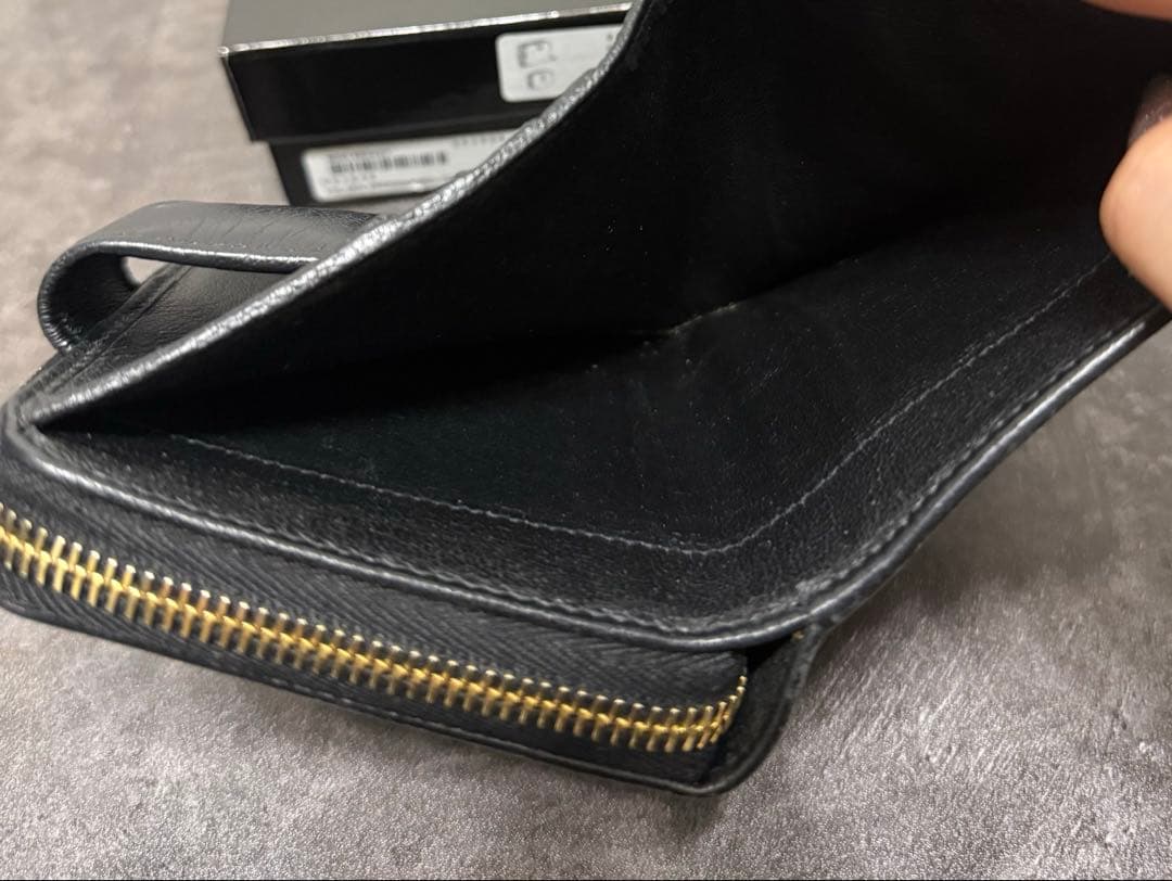 YSLロゴ財布　YSL ブラックレザー 二つ折り財布箱付き