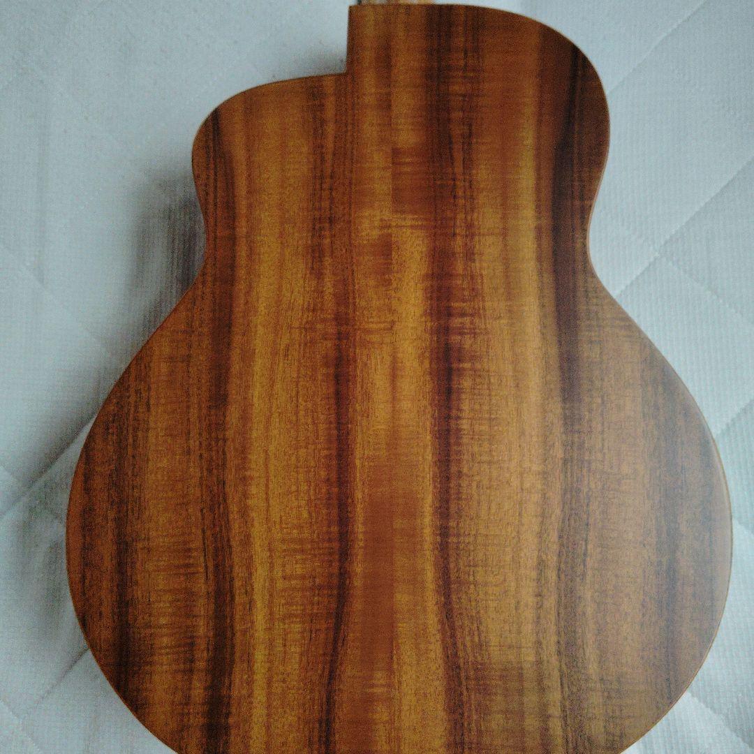 aNueNue （アヌエヌエ）M30　トップ単板、オールアカシアギター