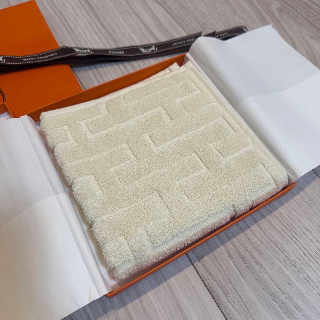 【新品未使用品】タグ付き エルメス ハンドタオル フェイスタオル