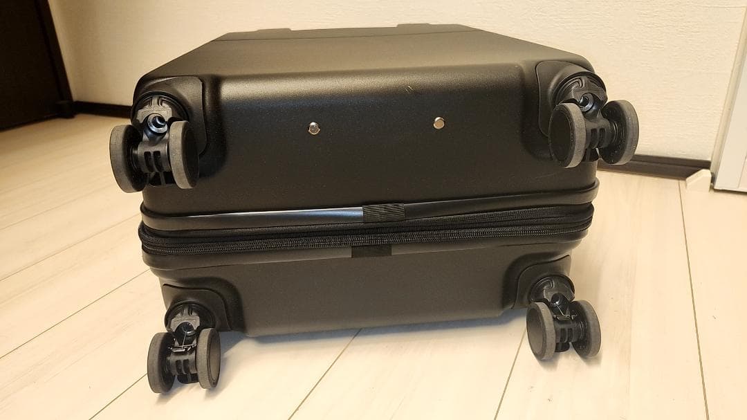 TAKEO KIKUCHI ブラック　4輪スーツケース　55L/64L 拡張機能