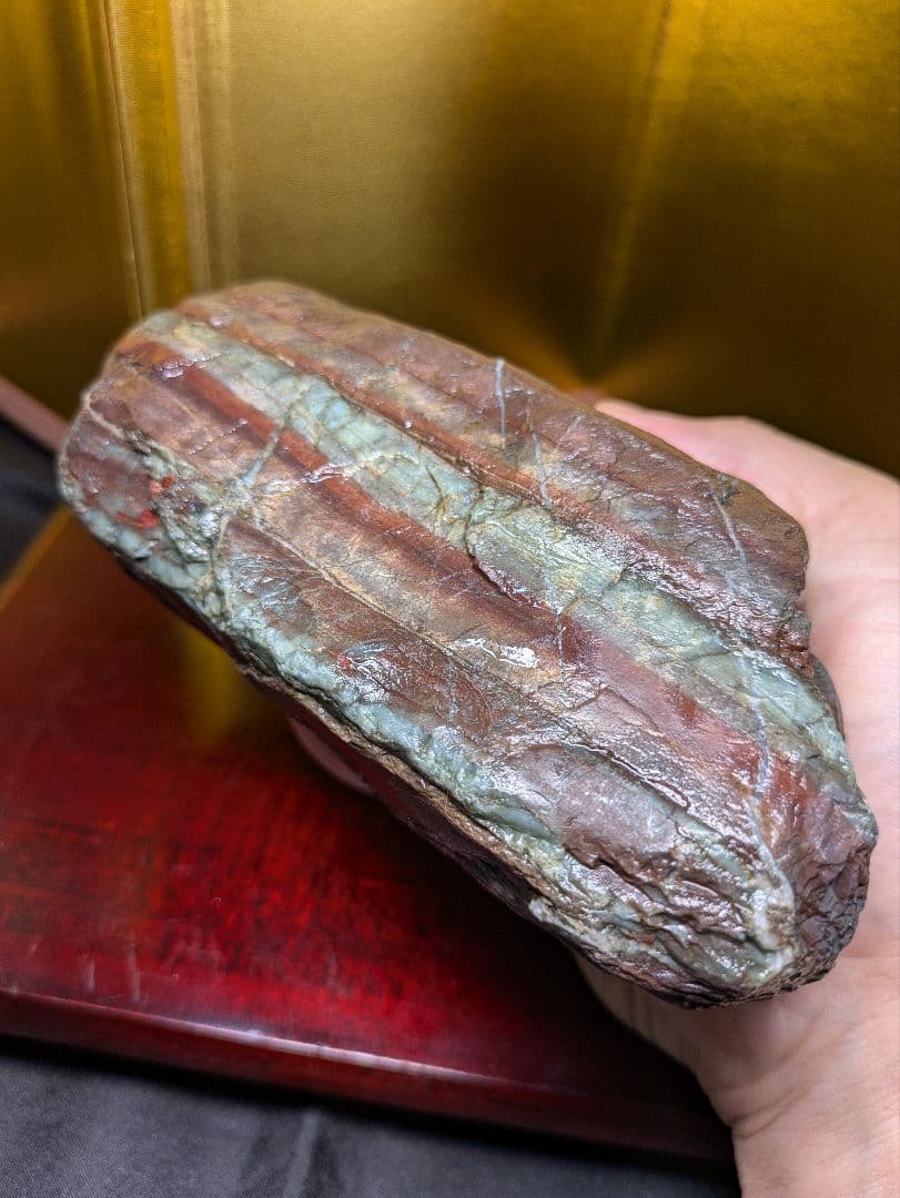 赤石 原石 1.6kg 未加工品 緑石英層入り、赤色濃淡 希少、レア品