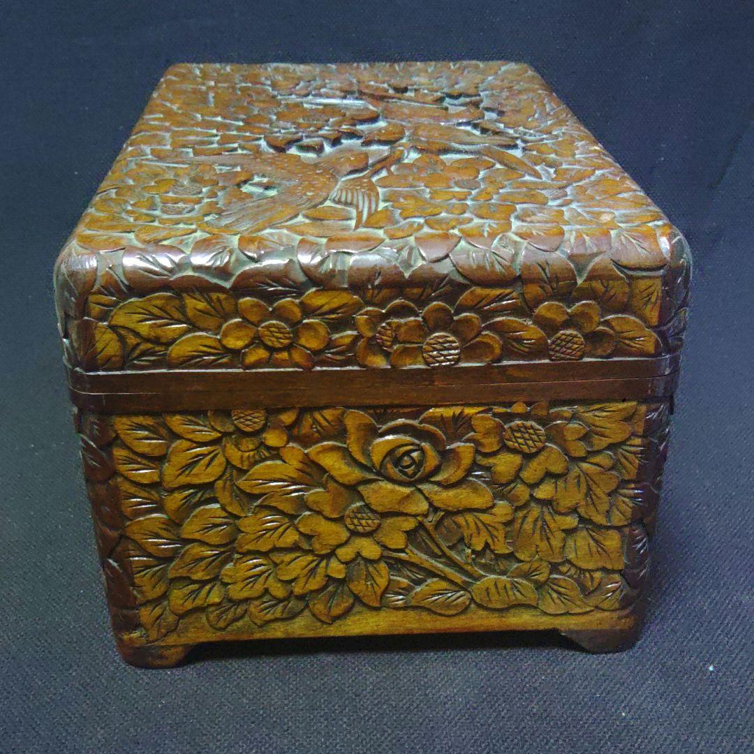 メイクボックス　化粧道具入れ　華鳥彫刻　　小鳥　木彫ボックス　彫刻　木製　ミ10