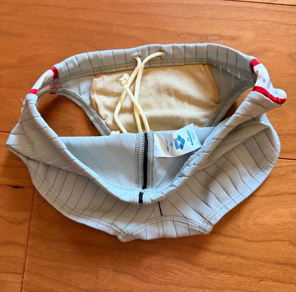 【美品】ARENA ダブルマット ARN2027 ゴールドロゴ Sサイズ 競パン