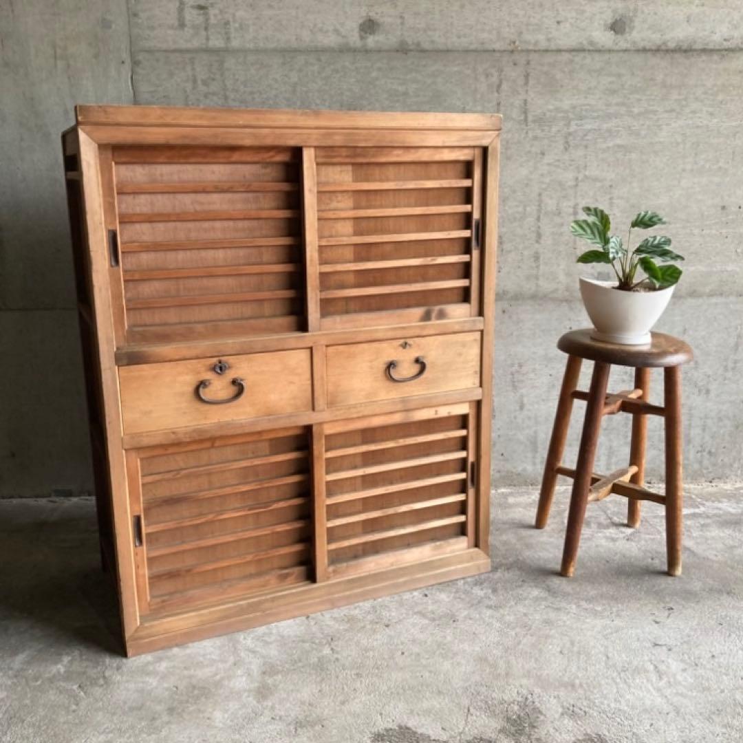 古い水屋箪笥 キャビネット 棚 台 引き戸 引き出し 木製 和風 家具 レトロ