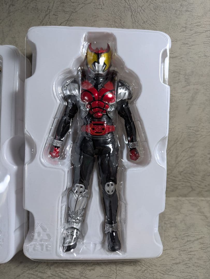 E*D様 S.H.Figuarts 真骨彫製法　仮面ライダーキバ　キバフォーム