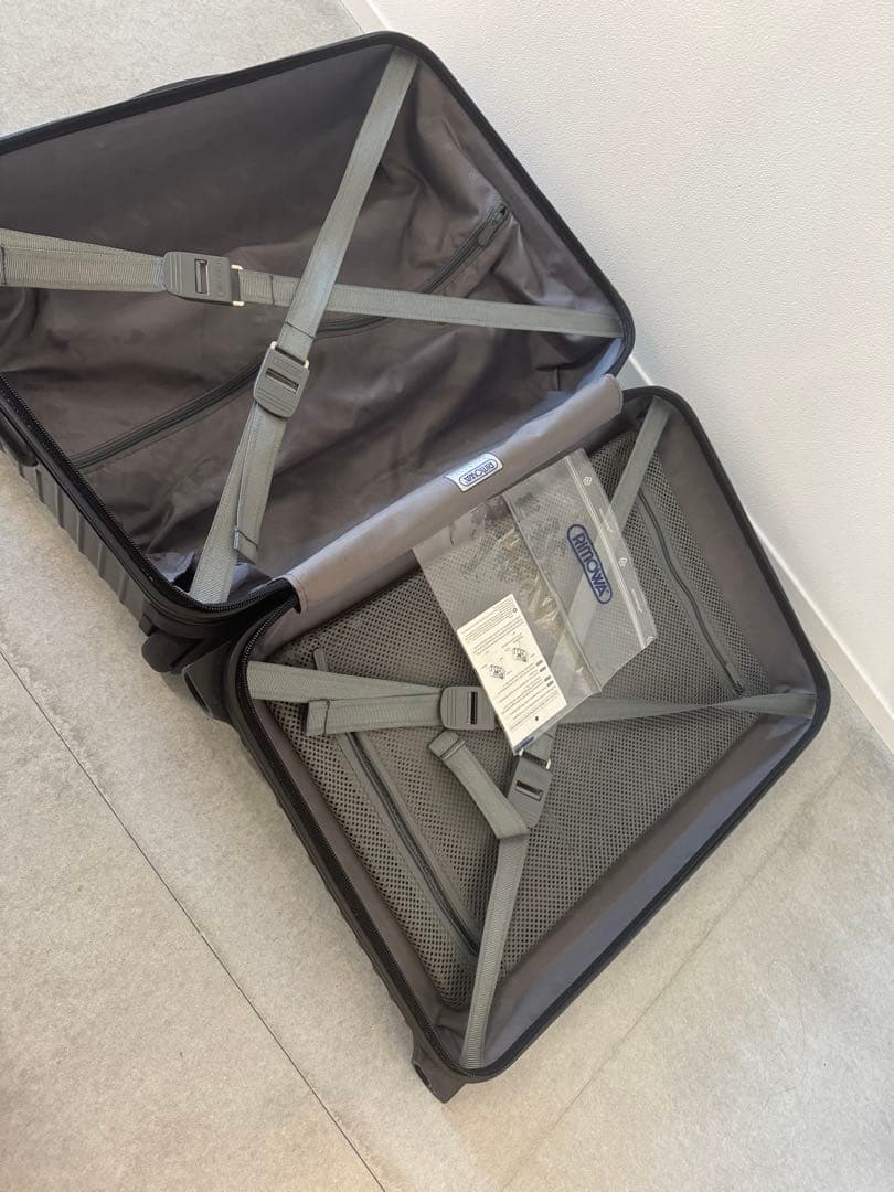 RIMOWA リモワ　キャリーケース　2輪　35L ブラック　機内持ち込み