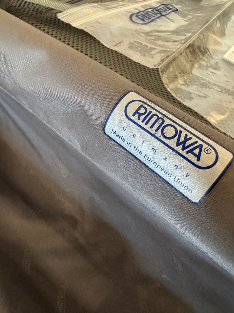 RIMOWA リモワ　キャリーケース　2輪　35L ブラック　機内持ち込み