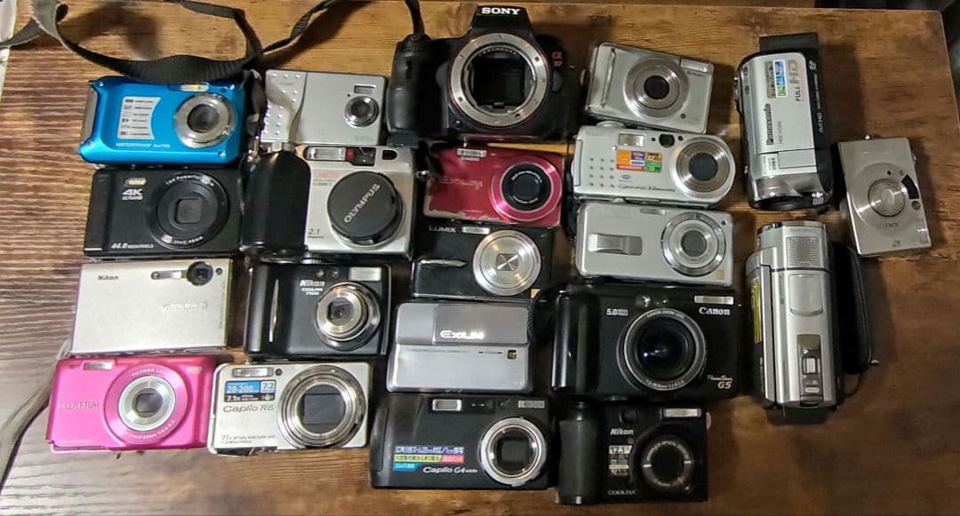 コンパクトデジタルカメラ　11台＋おまけ
