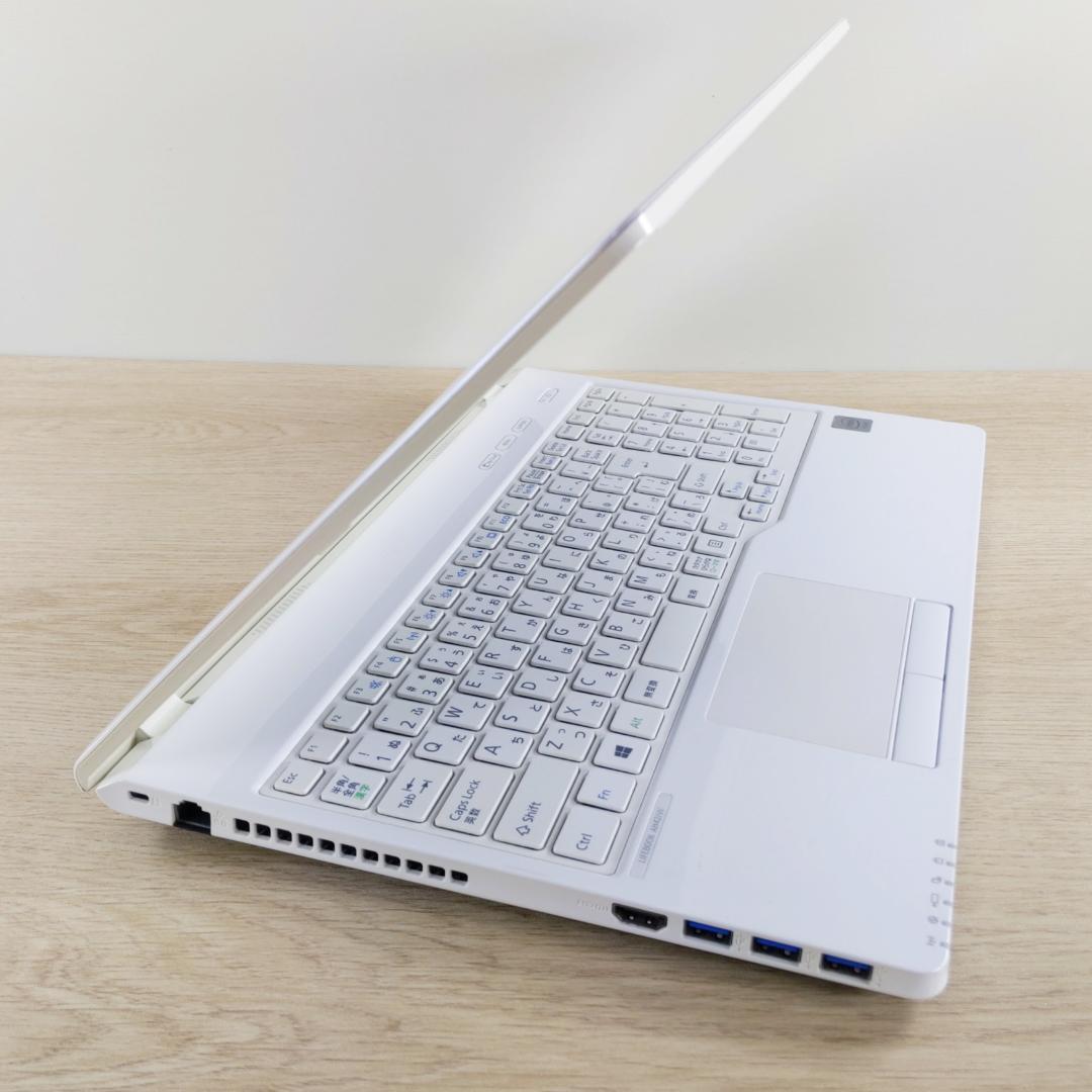 美品 新品SSD256GB Win11 メモリ8GB ノートパソコン カメラ付き