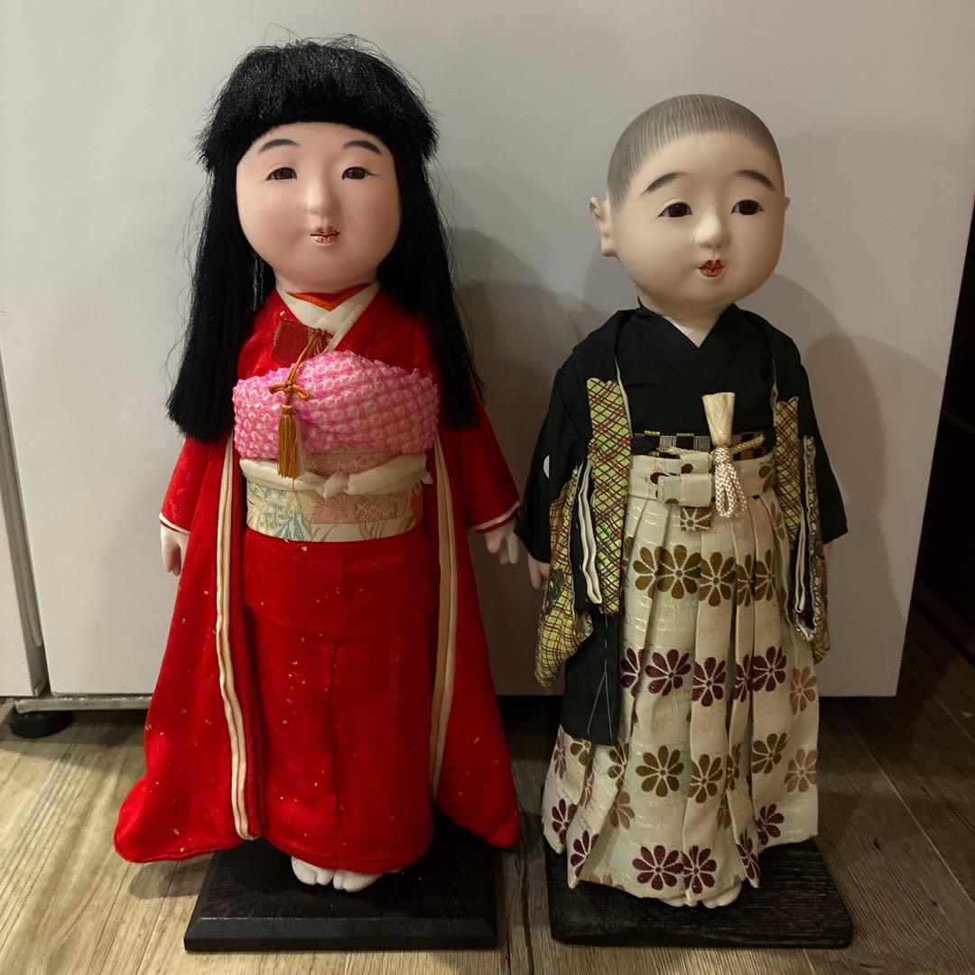 日本人形セット 赤い着物と黒い羽織