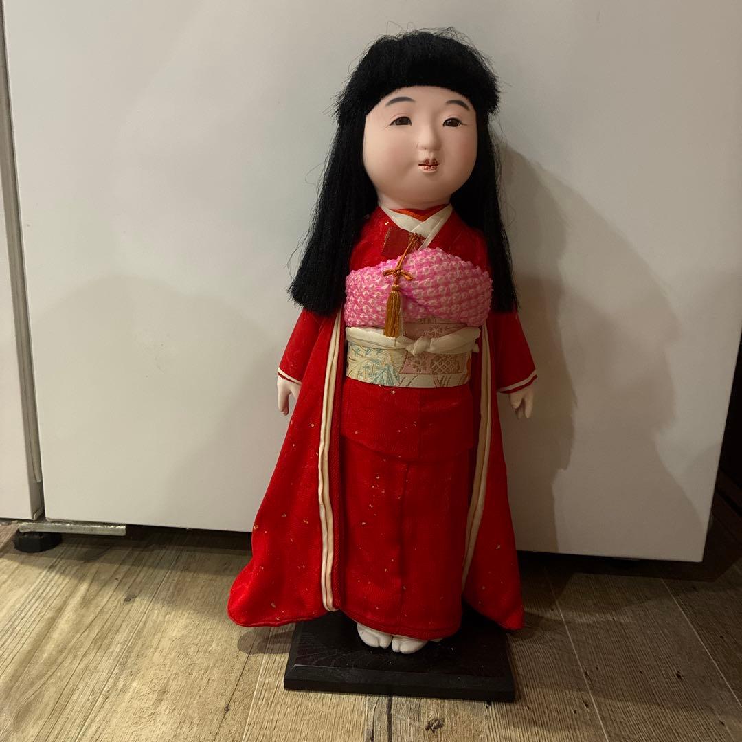 日本人形セット 赤い着物と黒い羽織