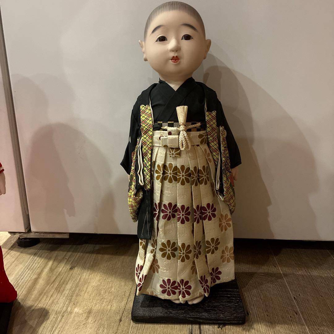 日本人形セット 赤い着物と黒い羽織