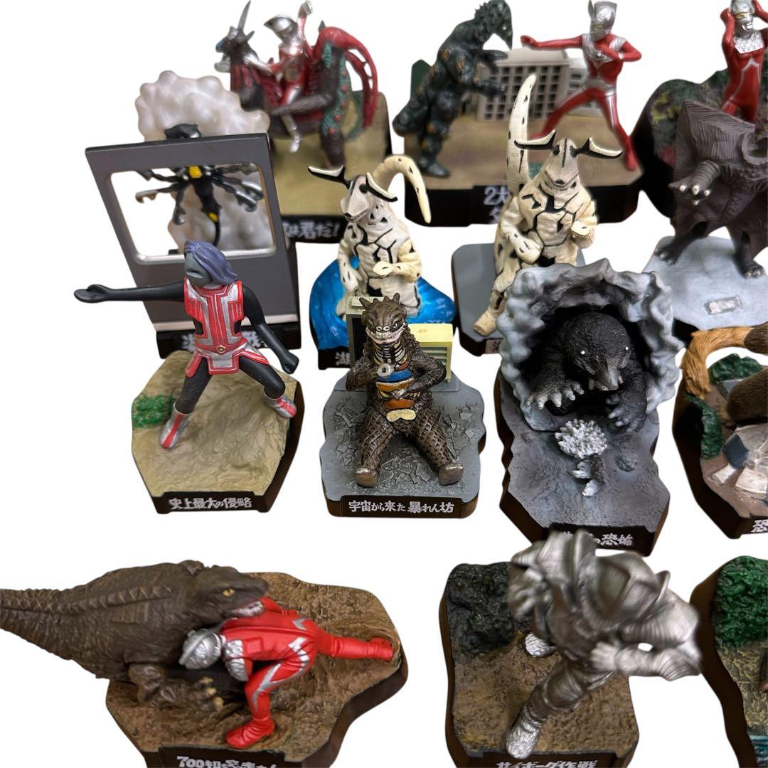 ウルトラマン　まとめ売り　ウルトラ怪獣　怪獣名鑑など　37個　37体