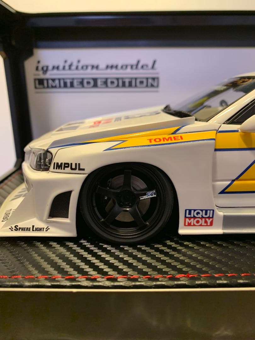 イグニッションモデル　限定　1/18 LBWK ER34 フィギュア付き