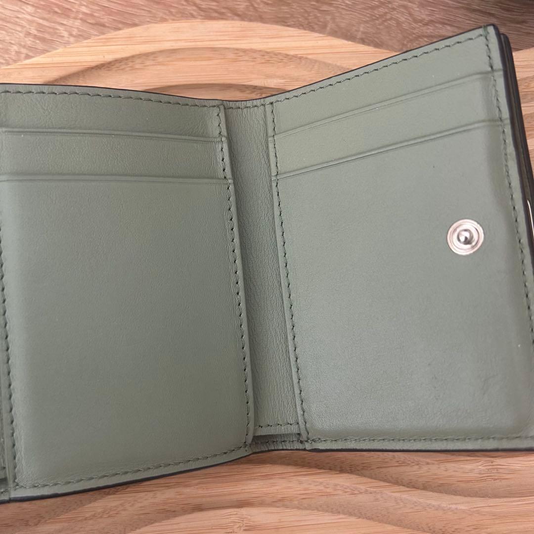 ロエベ アナグラム トライフォールド グリーン 三つ折り財布