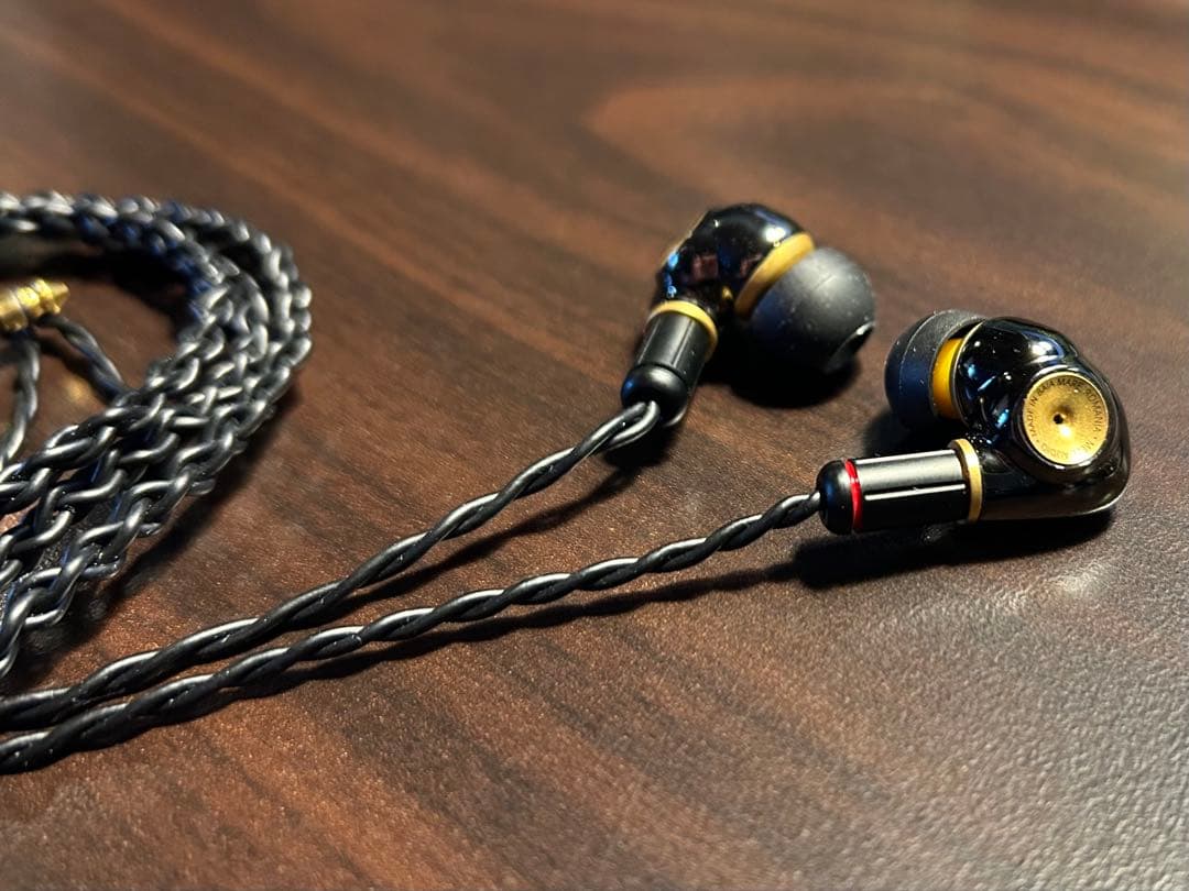 Meze audio Advar 有線イヤホン バランスケーブル付き