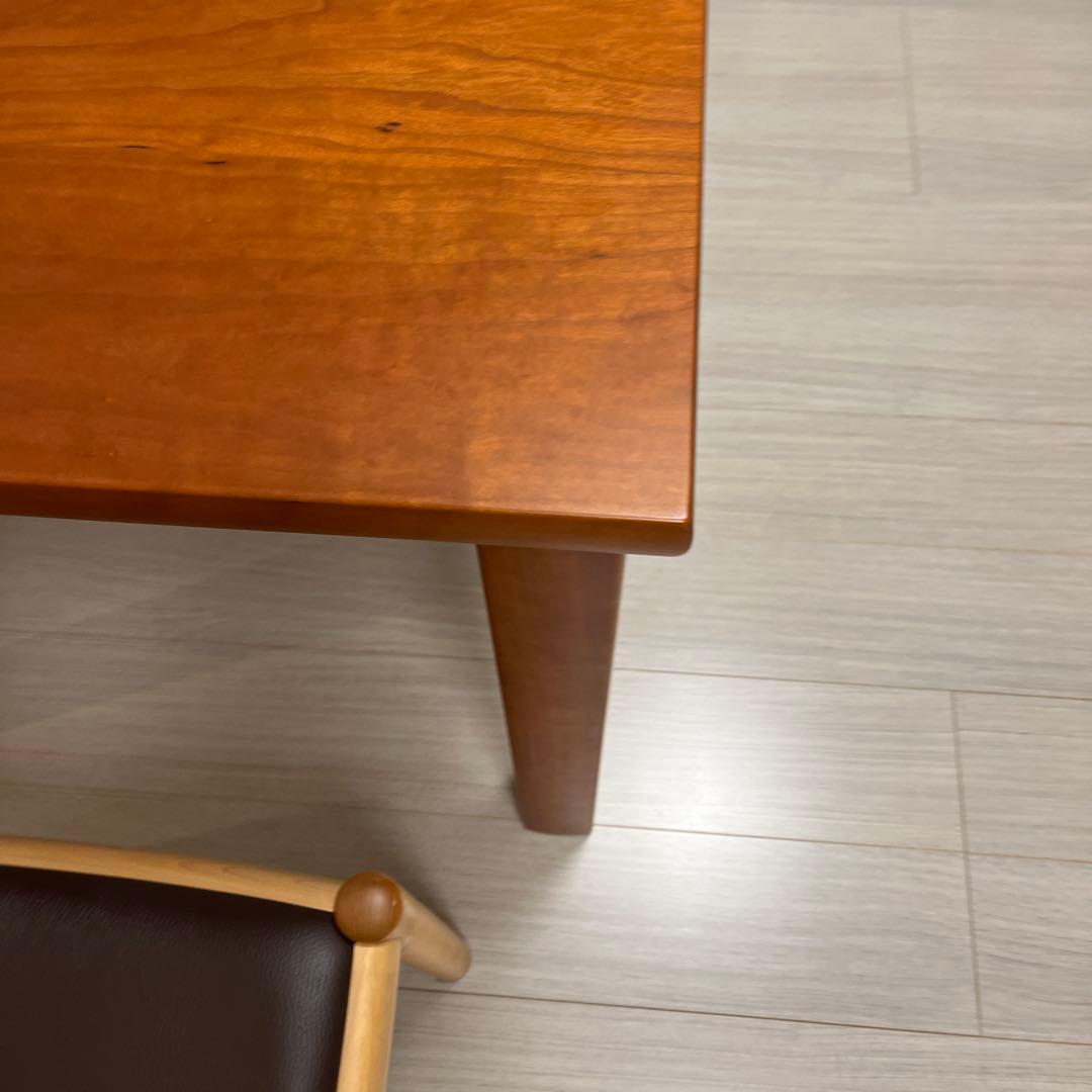 おきまりです。カグラ、ダイニングテーブル、とても綺麗、チェリー、