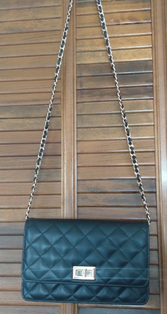 本革 キルティングチェーンバッグ　Oggia オッジア