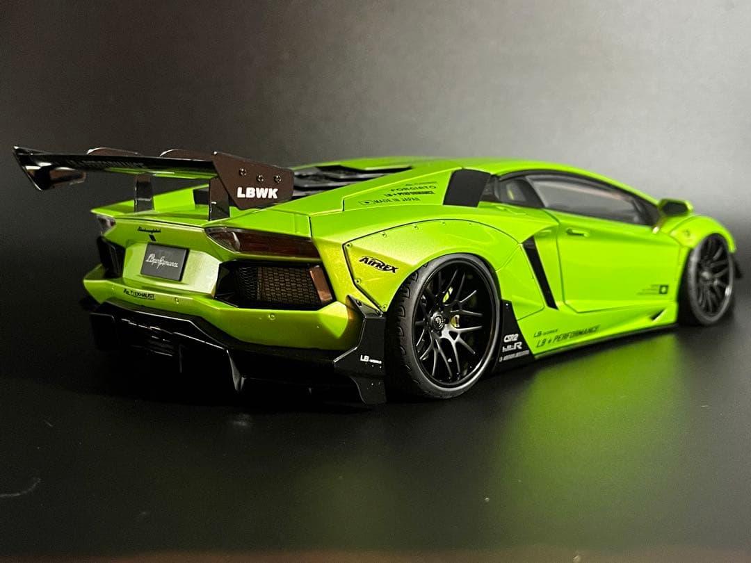 【限定】AUTOart LBWK ランボルギーニ・アヴェンタドール 1/18