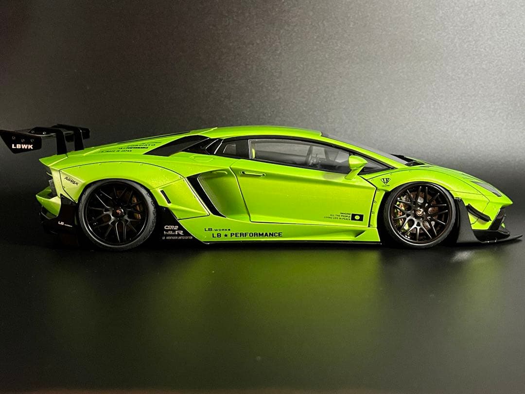 【限定】AUTOart LBWK ランボルギーニ・アヴェンタドール 1/18