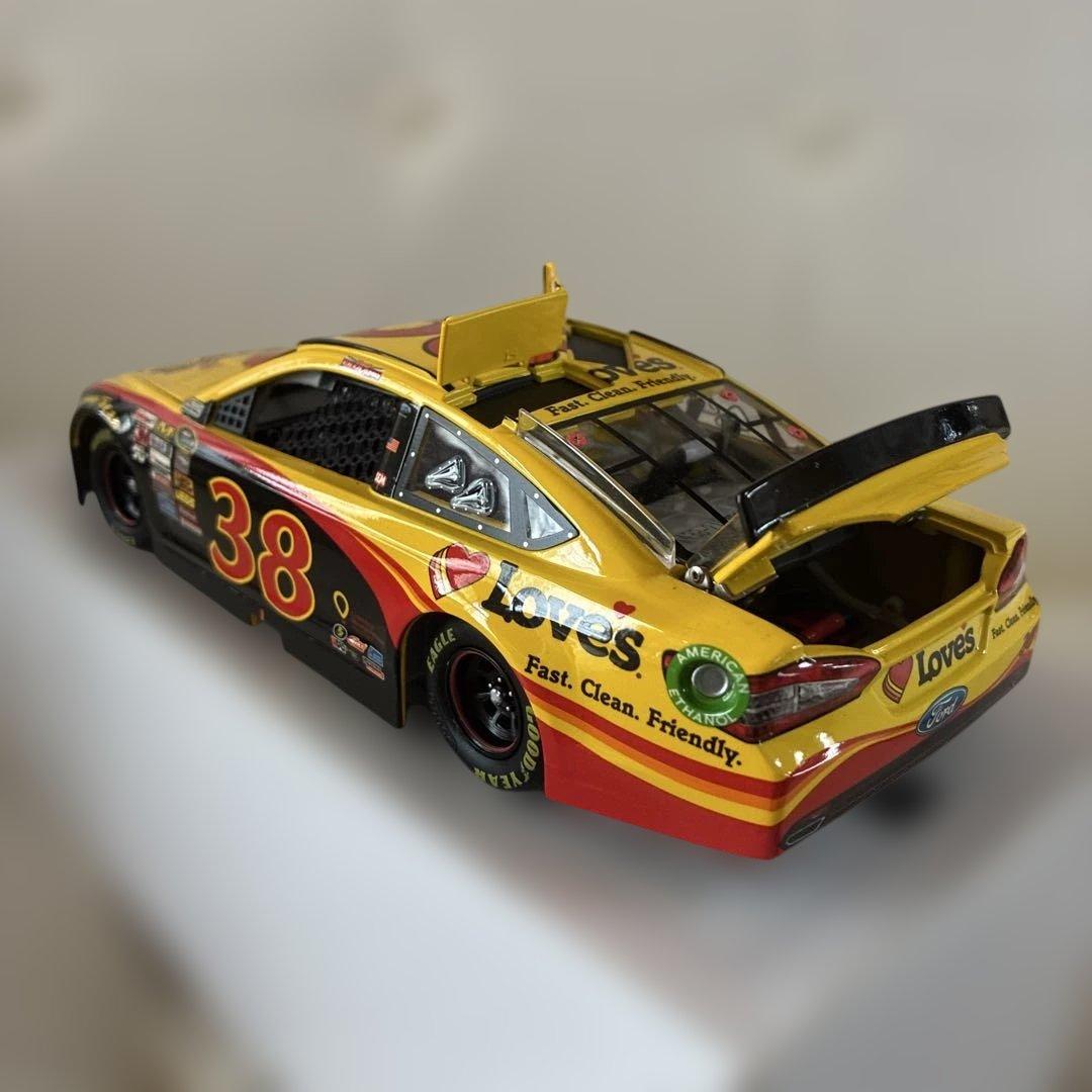 Love's Ford Racingミニカー 1/24