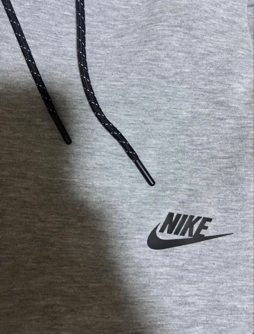 ナイキテックフリース セットアップ上下 Mサイズ グレー（内タグ付け）値下げ済み