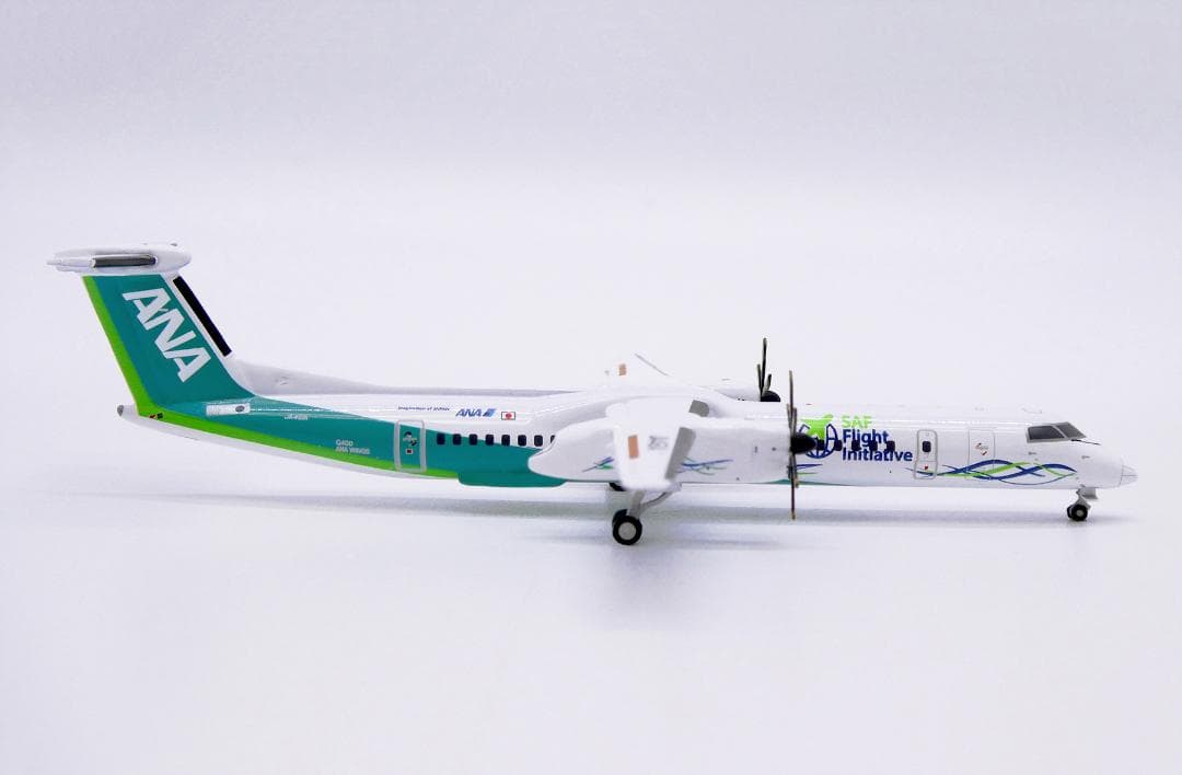 航空機・ヘリコプター ANA DHC-8-Q400 JA461A 1/400