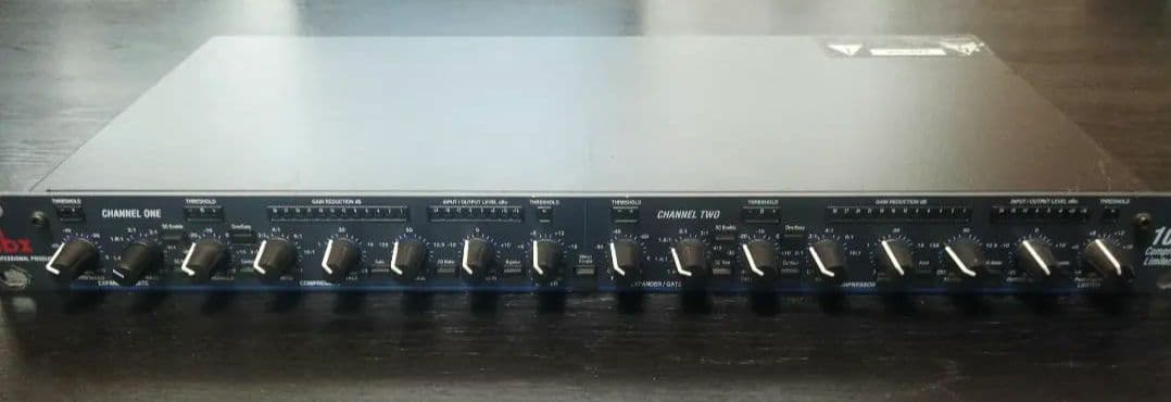 dbx 1066 2チャンネルコンプレッサー