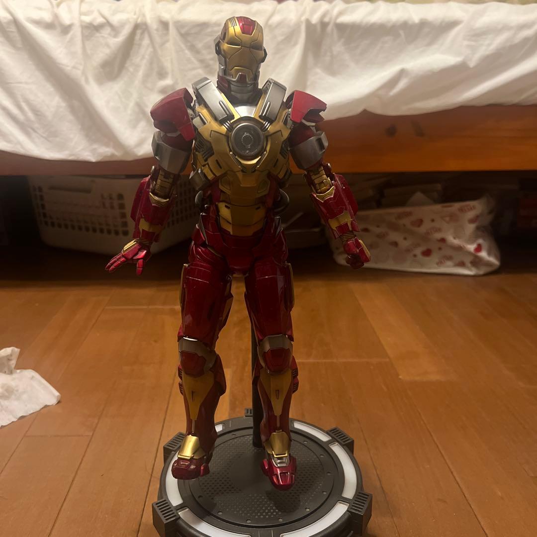アイアンマンフィギュア ホットトイズ