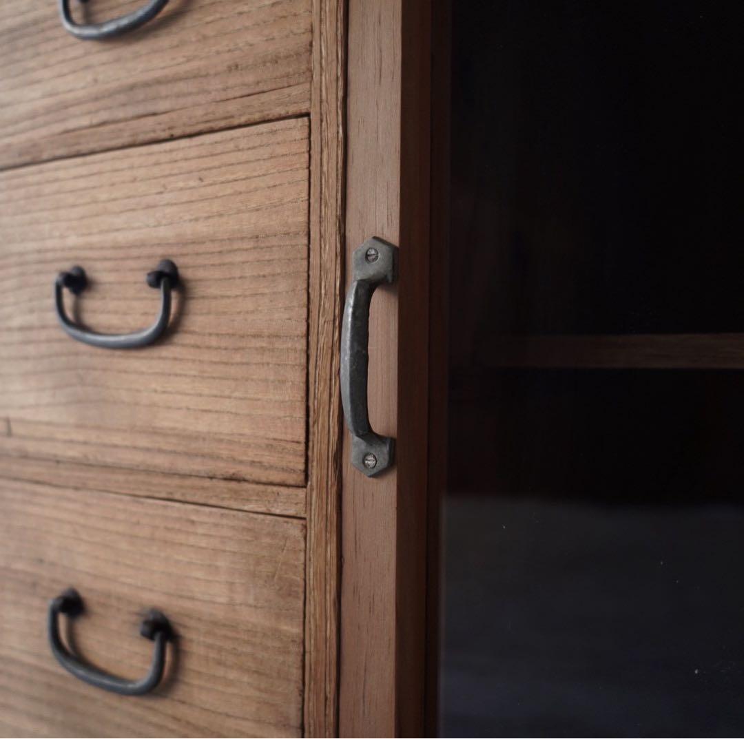 puku様　古いガラス戸棚