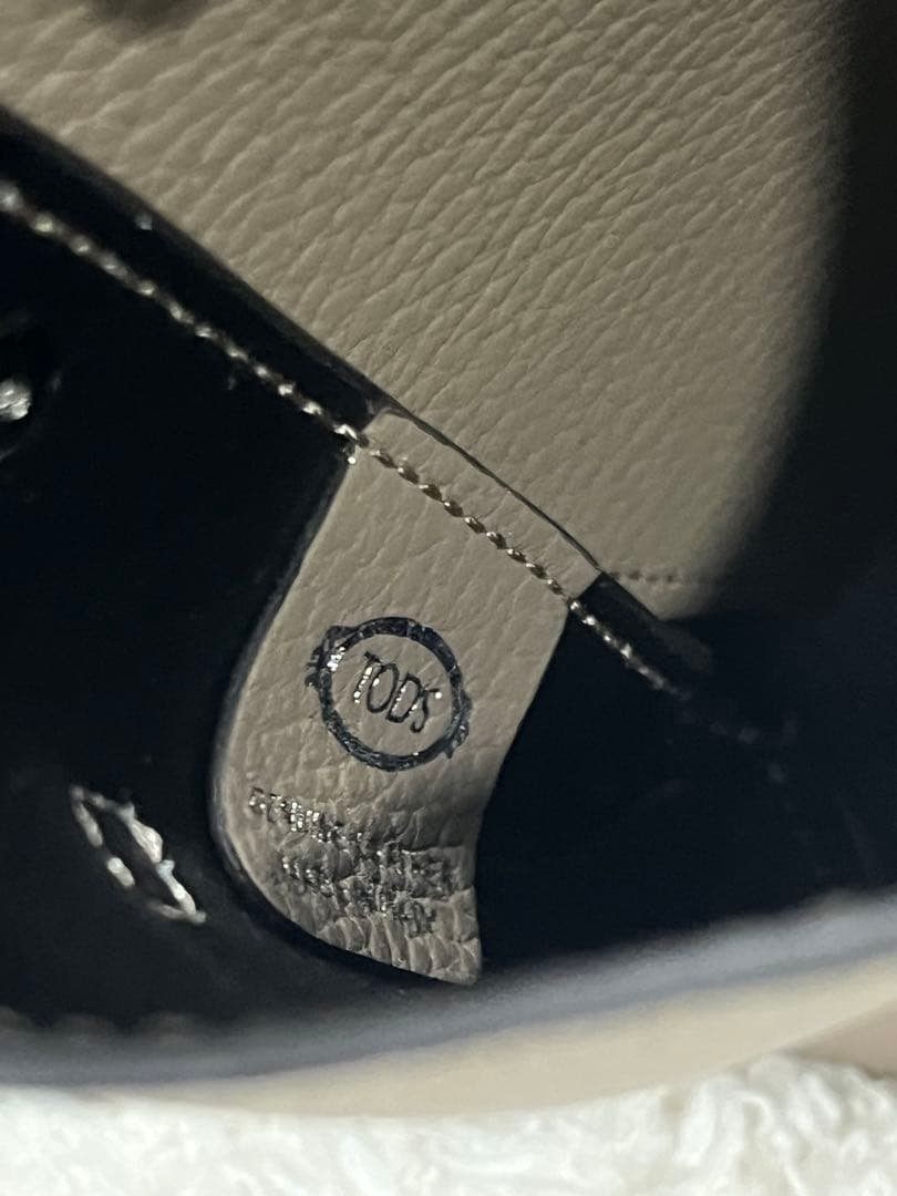 トッズマイクロ　TOD'S トッズ レザー バッグ マイクロ Tタイムレス