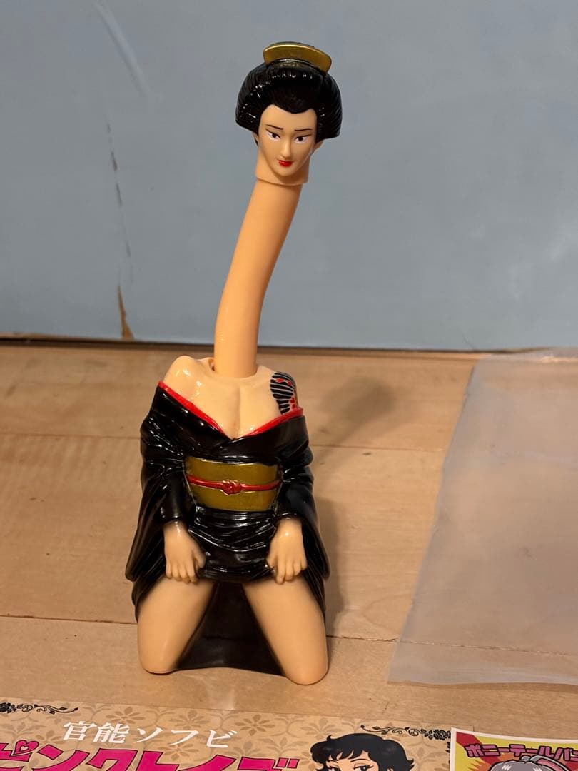 ピンクトイズ　ろくろ首　入れ墨バージョン　官能ソフビフィギュア