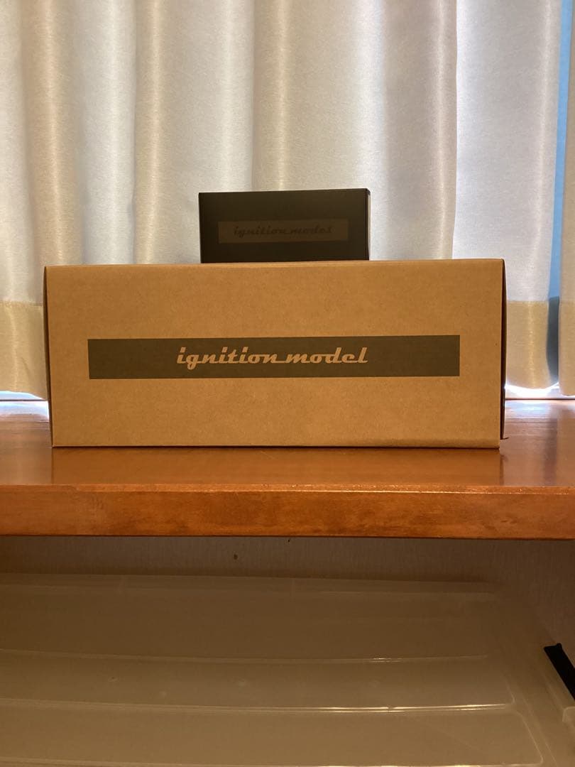 イグニッションモデル1/18 ダットサン ブルーバード With Engine