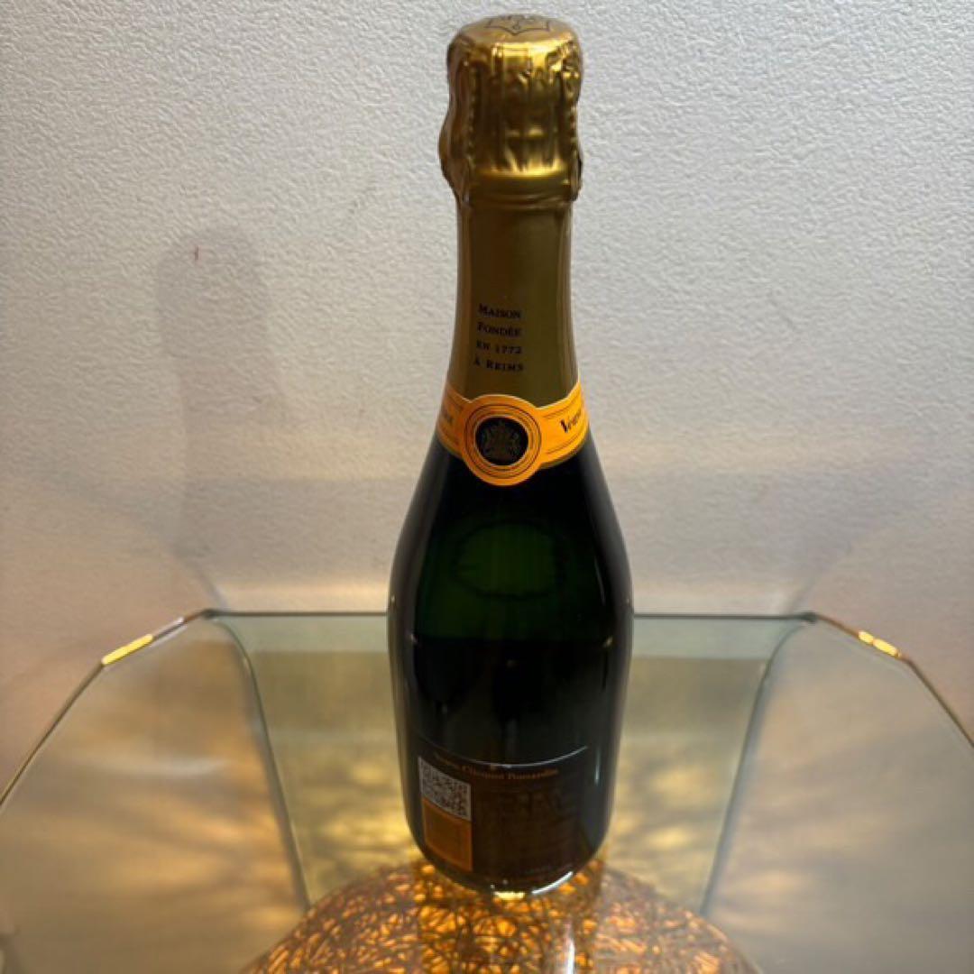 NA4837 4686 Veuve Clicquot ヴーヴクリコ イエロー