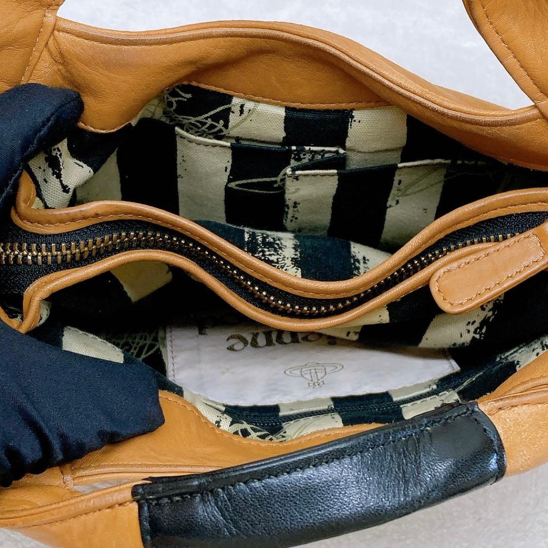 Vivienne Westwood ショルダーバッグ オーブ エンボス レザー