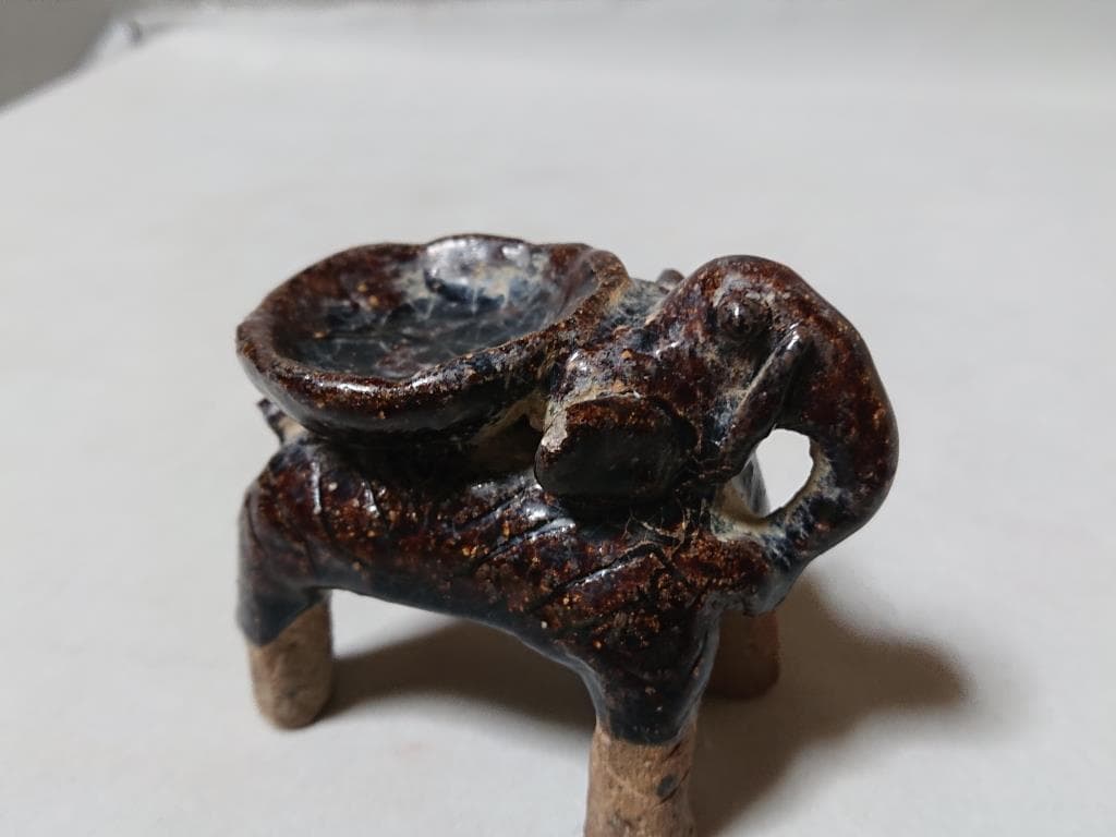 コレクター収集　タイ　コーノイ窯　渇釉　象形灯火器造形物　15～16世紀
