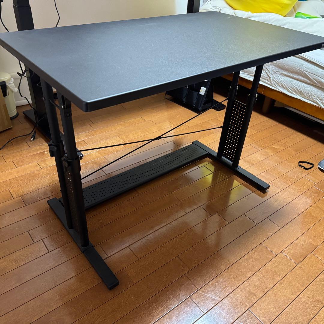 バウヒュッテ ゲーミングデスク