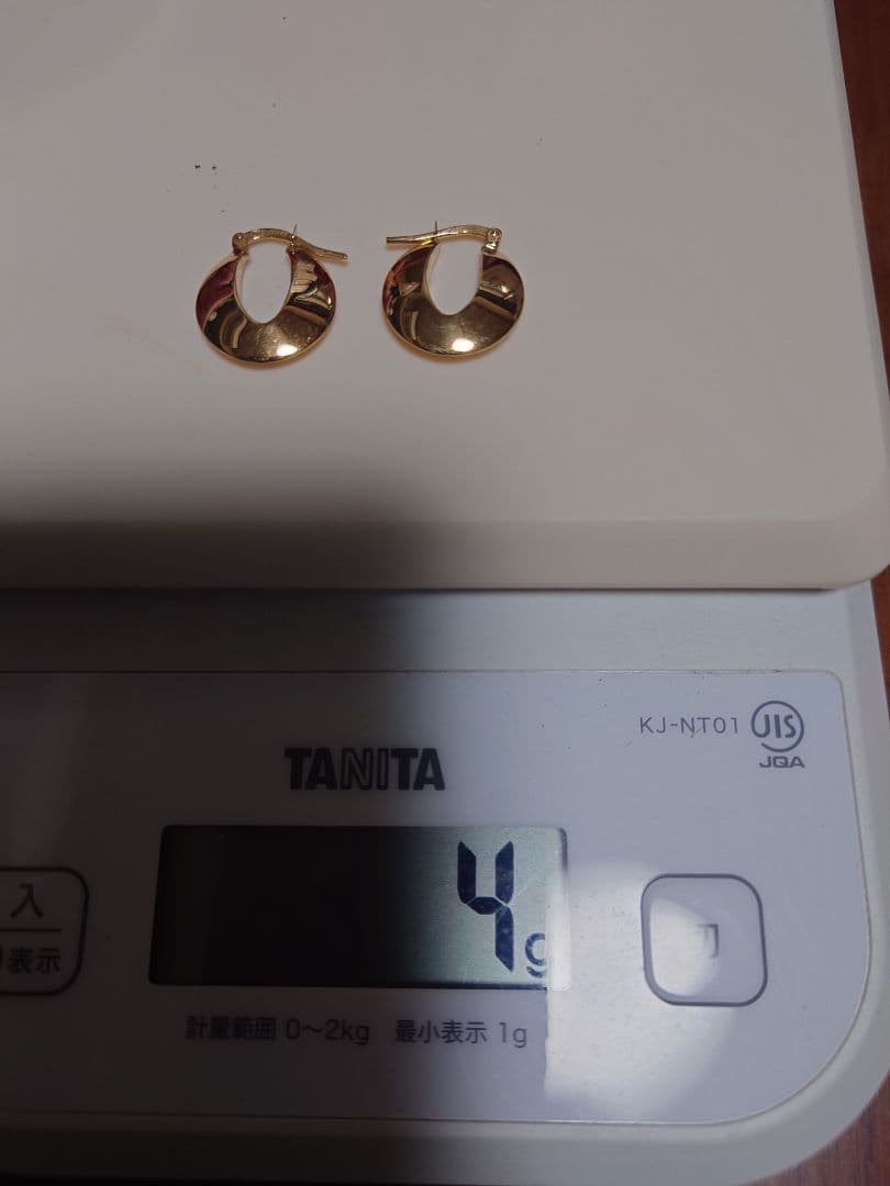 ウノアエレ　ゴールド フープピアス