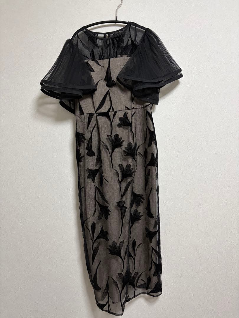 niana サーキュラースリーブフラワードレス　ワンピース M short