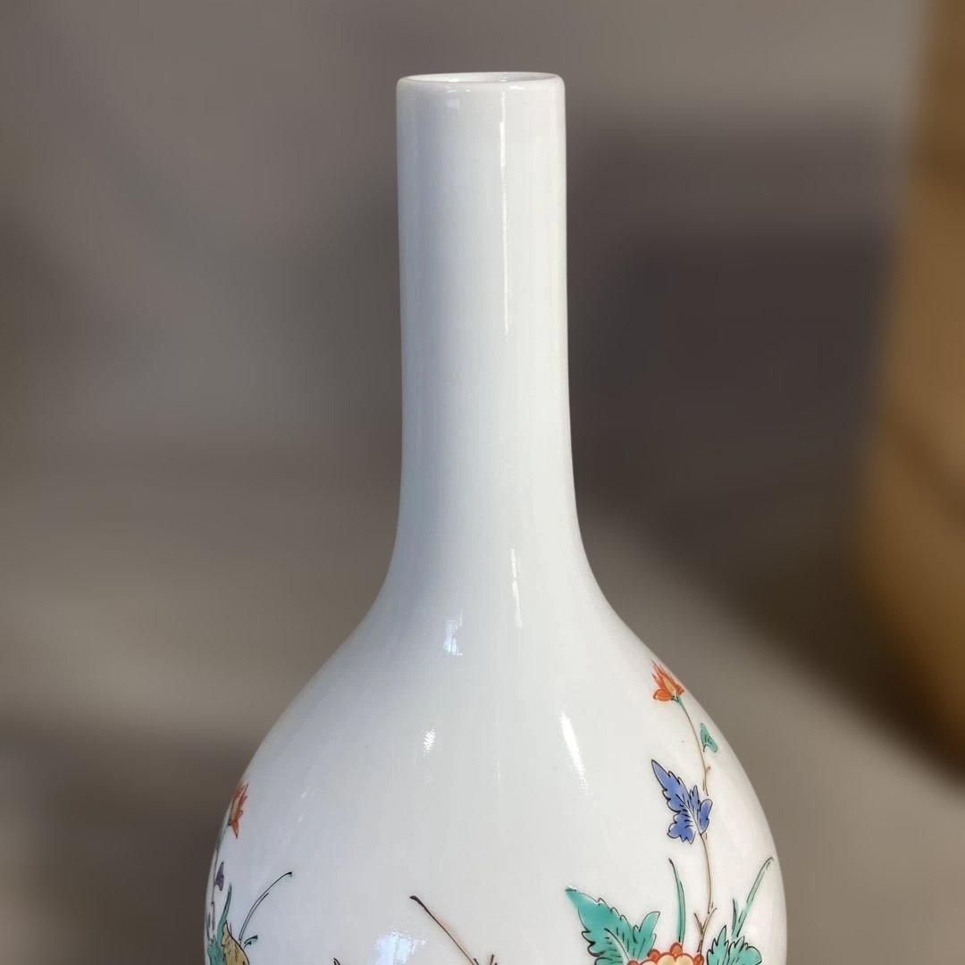 【柿右衛門】赤絵の伝統　名窯　人間国宝　十四代酒井田柿右衛門作　錦菊花鳥文　花瓶