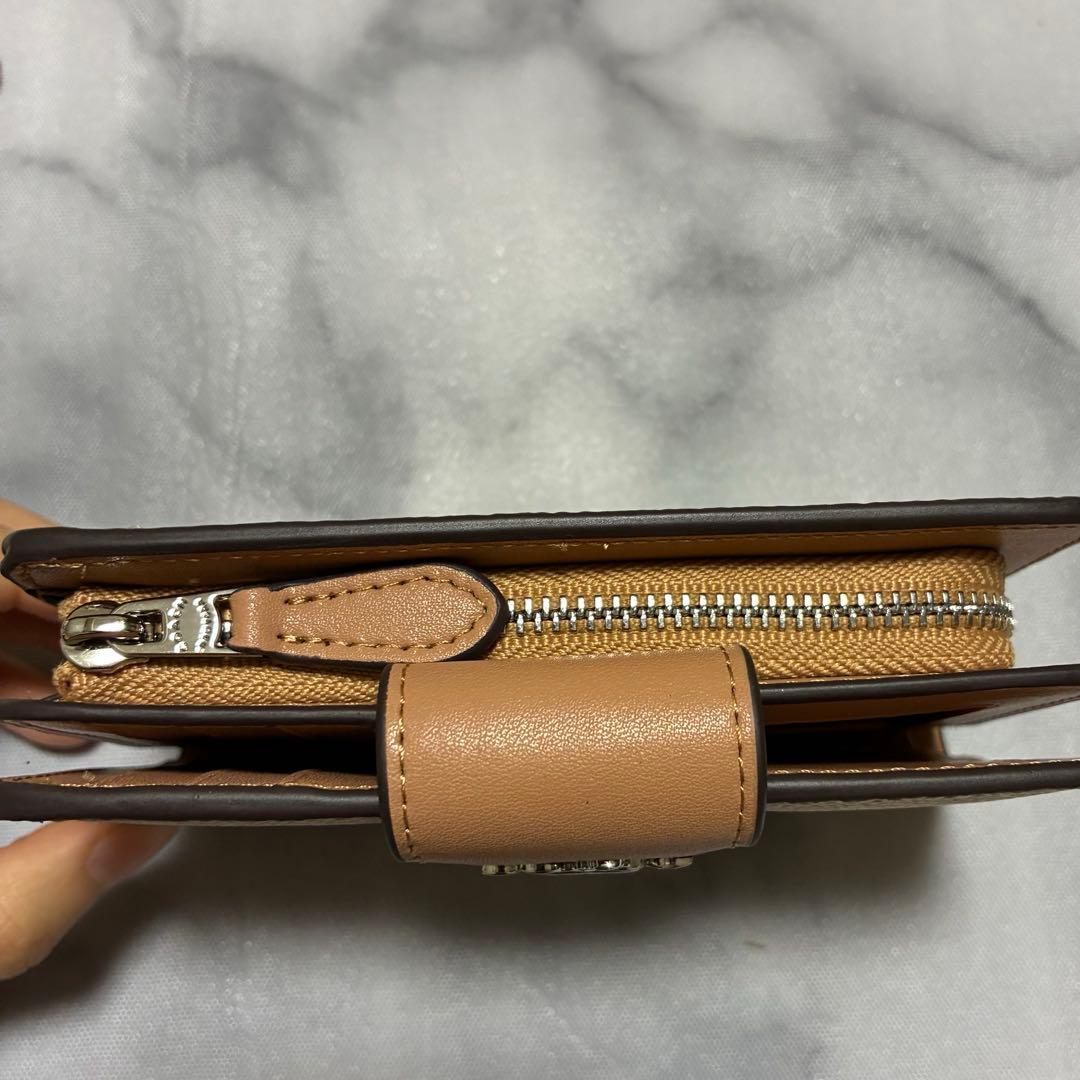 レア✨新品✨ COACH コーチ 二つ折り財布 シグネチャー ライトブラウン