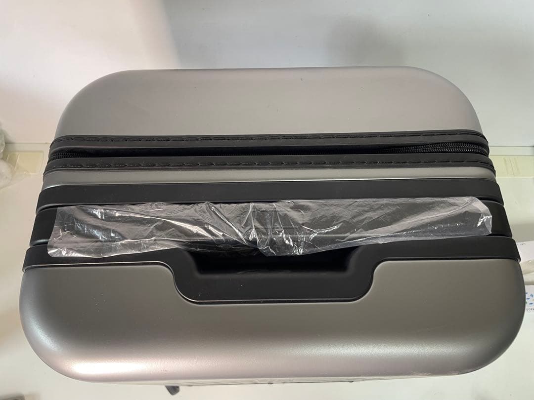 スーツケースVELO 可変式 TSAロック搭載 シルバー