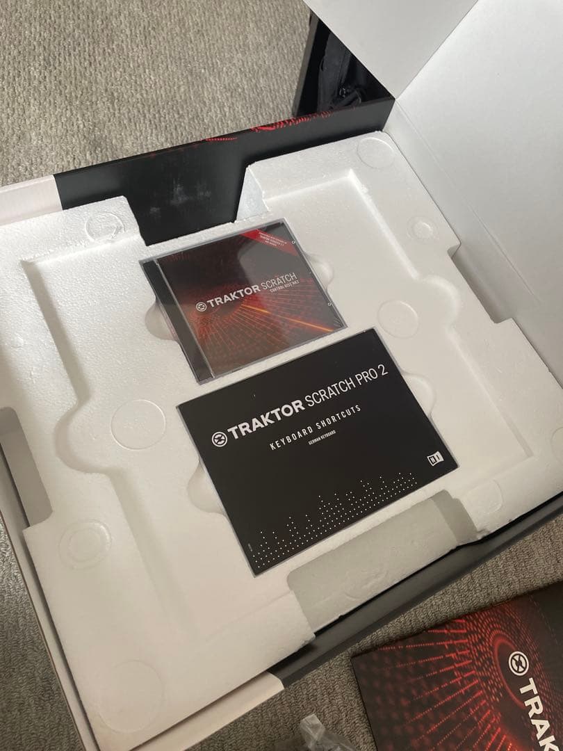 Traktor kontrol z2 DJ ミキサー