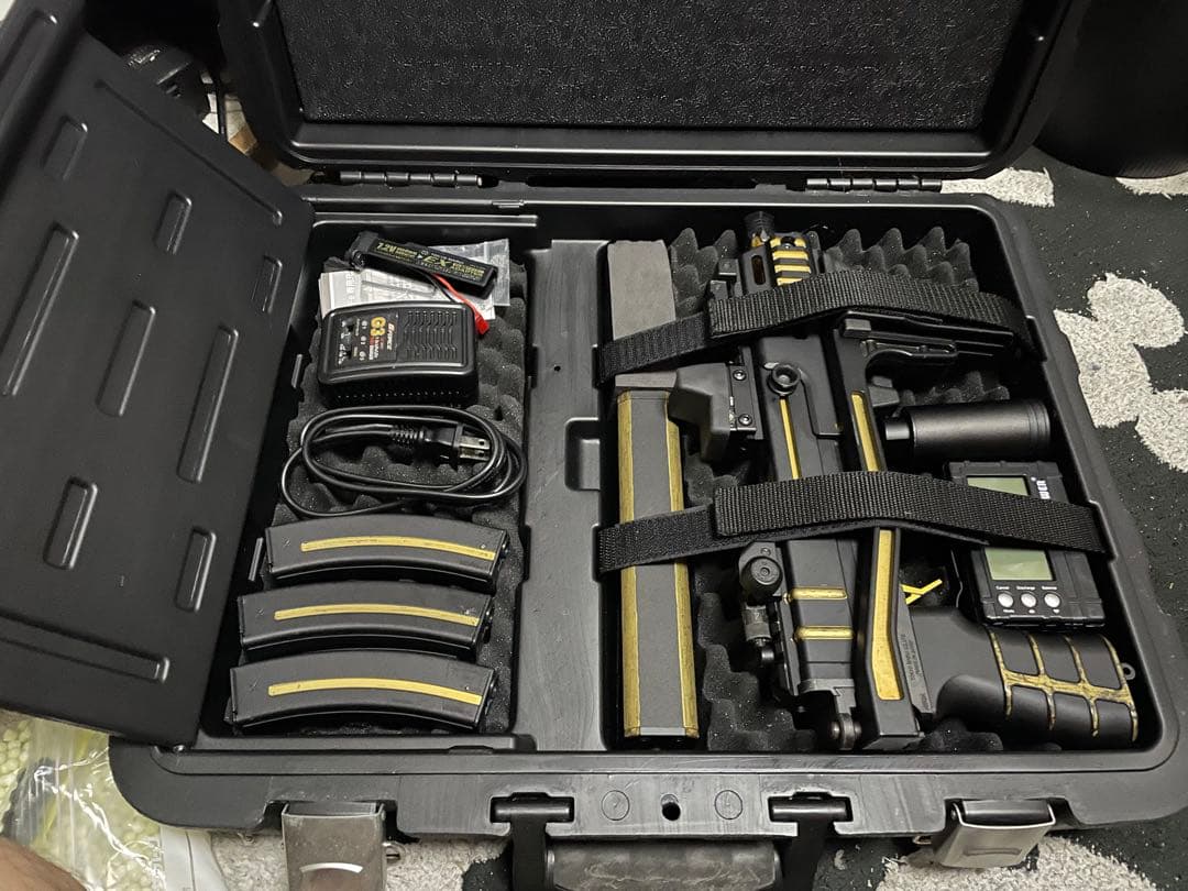 SCORPION mod.M 電動ガン ブラック/ゴールド