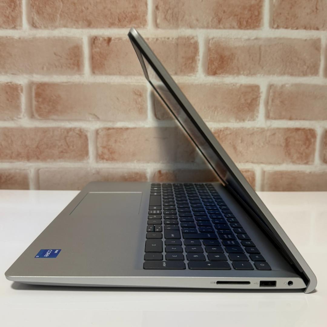 ★超美品★2023年製 15.6インチ 第13世代Corei5 DELL G09
